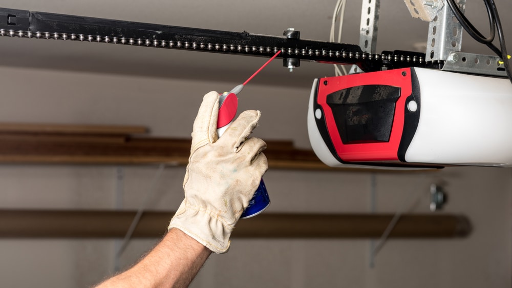 Read more about the article Why You Need Garage Door Maintenance