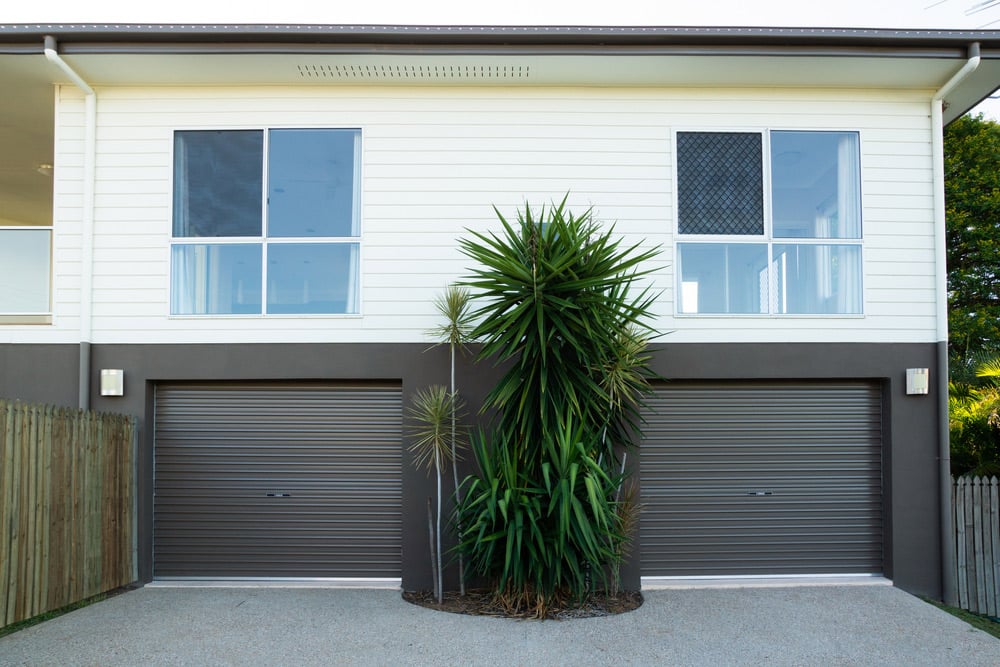 Read more about the article Roller Vs Sectional Garage Doors: Which Is Better?