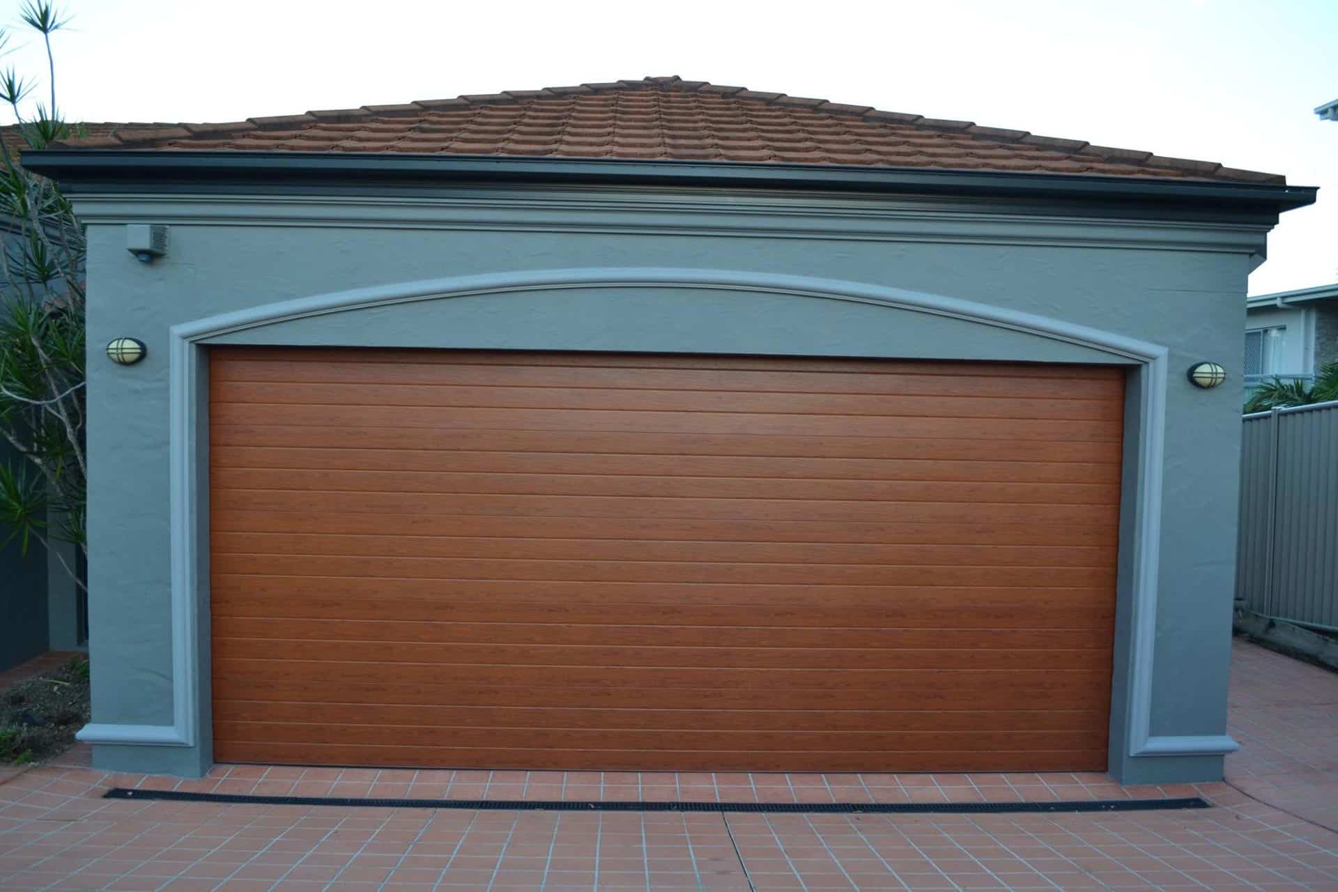 Read more about the article Choosing The Right Garage Door Repair Service: What To Look For